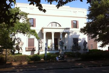 Stroll with a Local through Savannah's Historic District