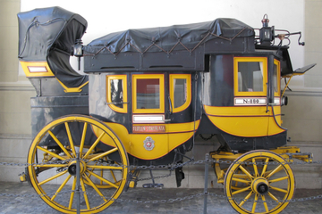 Swiss National Museum Admission and Classic Trolley Sightseeing Tour in Zurich