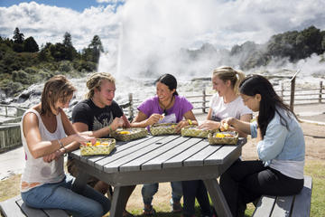 Te Puia Maori Cultural Tour and Steambox Lunch