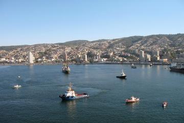 Valparaiso Like a Local: Private Walking Tour with Harbor Cruise Including Transport from Santiago