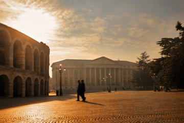 Verona Walking Tour: Historical Center and Opera Highlights