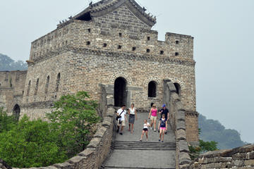 Viator Exclusive: Great Wall at Mutianyu Tour with Picnic and Wine