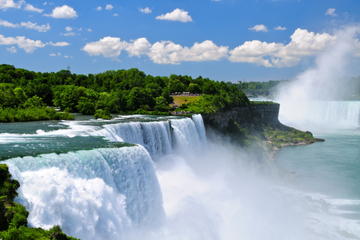 Viator Exclusive: Niagara Falls Day Trip from New York by Private Plane