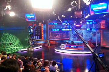 Viator Exclusive: TV Show Taping and Manhattan Walking Tour