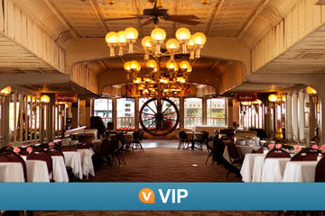 Viator VIP: Steamboat Natchez Dinner Cruise with Private Boat and Engine Room Tour