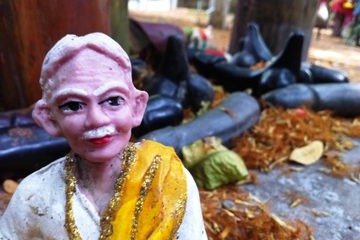 Weird and Wacky Bangkok Tour by Riverboat