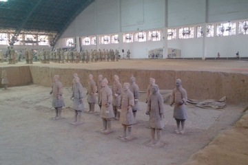 Xi'an Exploration Tour: Comparison of Warriors in Qin and Han Dynasty